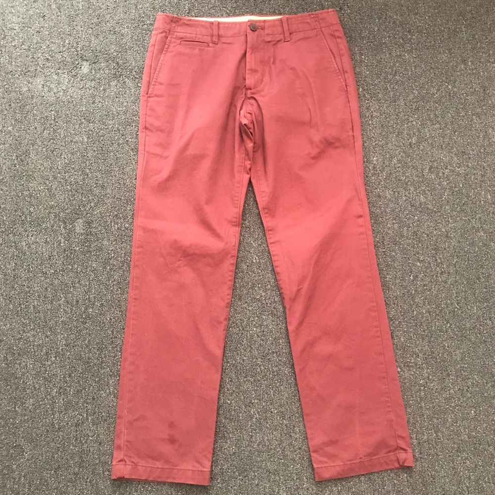 GAP Men’s Lived in Slim khakis (31x30; burgundy)
